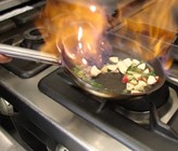 Gas ist eine ehrliche, direkte Energie - Perfekt für die frisch zubereiteten Produkte von Annegreth Eggenberg Gas ist eine ehrliche, direkte Energie - Perfekt für die frisch zubereiteten Produkte von Annegreth Eggenberg