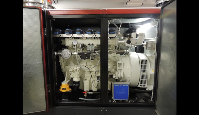Fig. 2 Herz der Fernheizzentrale «Alterszentrum Obere Mühle»:  der Gasmotor von MAN
