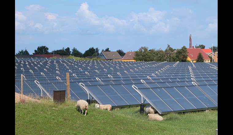 Grande installation d’énergie solaire thermique à Marstral, Dänemark  (Photo: E. Christensen)