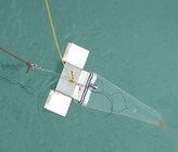 Mit dem in Bayreuth entwickelte „Mini-Manta“-Trawl entnahmen die Forscher Proben für ihre Mikroplastik-Pilotstudie.  Foto: Isabella Schrank.