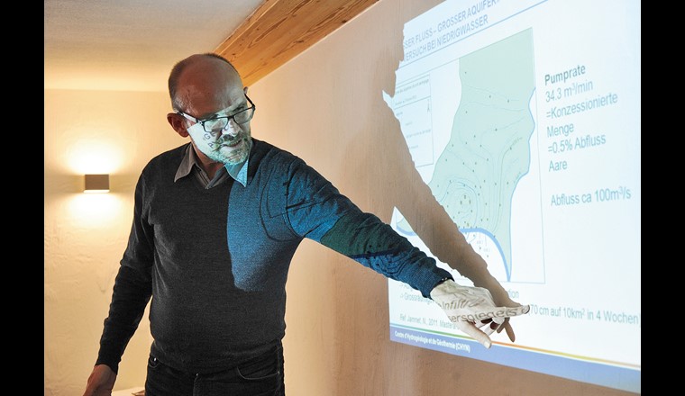 Daniel Hunkeler bezeichnet den Bereich zwischen dem obersten Meter Boden, mit dem sich die Bodenkundler beschäftigen, und dem Grundwasser, um das sich die Hydrogeologen kümmern, als wissenschaftliches Niemandsland. Weil bis anhin niemand diesen Zwischenbereich beforschte, wurde dessen Bedeutung für die Grundwasserqualität lange übersehen. 