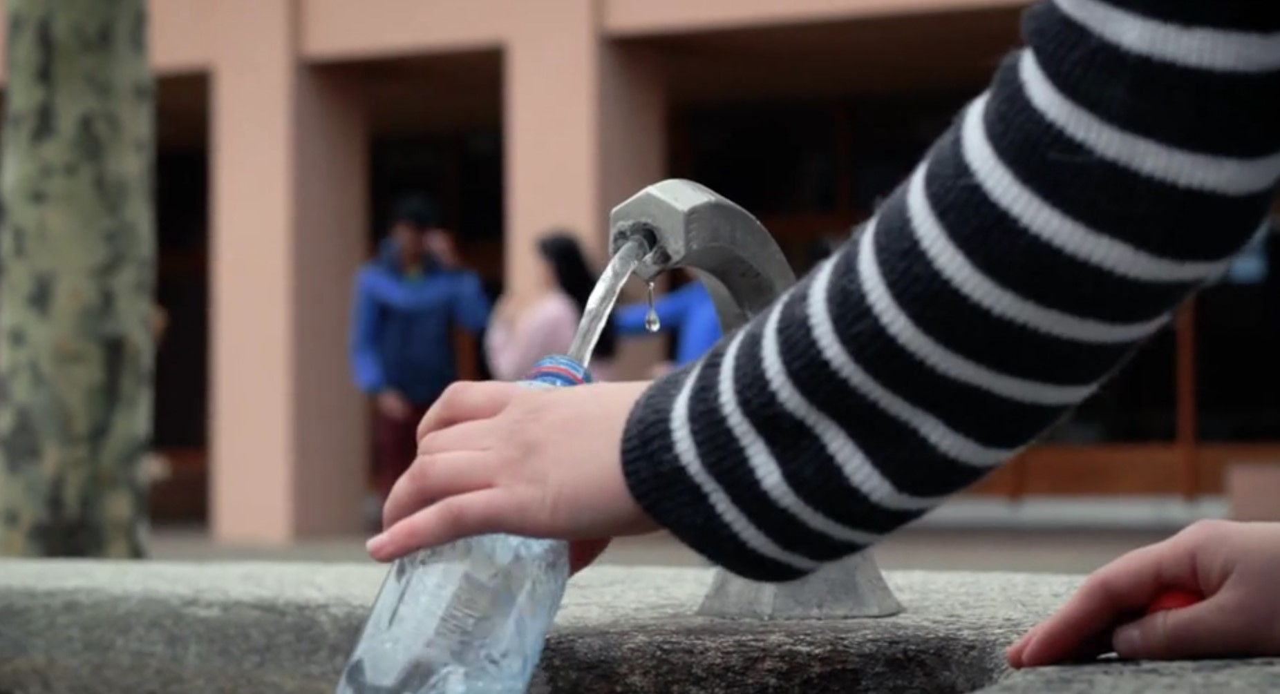 Die Schtifti Foundation vermag Jugendliche fürs  Trinkwasser zu begeistern.