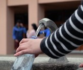 Die Schtifti Foundation vermag Jugendliche fürs  Trinkwasser zu begeistern.