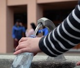 Die Schtifti Foundation vermag Jugendliche fürs  Trinkwasser zu begeistern. Die Schtifti Foundation vermag Jugendliche fürs  Trinkwasser zu begeistern.