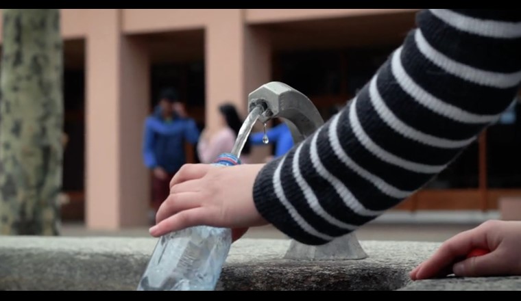 La Fondation Schtifti est capable d'inspirer les jeunes à boire de l'eau potable.
