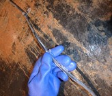 Mikrobiologische Ablagerungen auf Elektrokabeln zählen zu den Auffälligkeiten mit Abklärungs- und Verbesserungsbedarf … Mikrobiologische Ablagerungen auf Elektrokabeln zählen zu den Auffälligkeiten mit Abklärungs- und Verbesserungsbedarf …