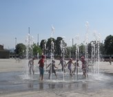 ffentliche Brunnentouren sind während der Sommermonate längst eine feste Einrichtung der Wasserversorgung Zürich. Anlässlich ihres Jubiläumsjahr beleuchtet sie dieses Jahr auch die technischen Aspekte ausgewählter Brunnen der Zürcher Altstadt. ffentliche Brunnentouren sind während der Sommermonate längst eine feste Einrichtung der Wasserversorgung Zürich. Anlässlich ihres Jubiläumsjahr beleuchtet sie dieses Jahr auch die technischen Aspekte ausgewählter Brunnen der Zürcher Altstadt.