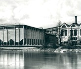 Dem Berner Münster fehlte noch der Hut und die Nydeggbrücke war gerade im Bau, als am 25. April 1843 die erste Gasfabrik der Schweiz im Marzili nahe der Aare ihren Betrieb aufnahm. Energie Wasser Bern plant zur Feier ihres 175-Jahr-Jubiläums ganzjährig verschiedene Events wie den Gordon Bennett Coupe im September. Dem Berner Münster fehlte noch der Hut und die Nydeggbrücke war gerade im Bau, als am 25. April 1843 die erste Gasfabrik der Schweiz im Marzili nahe der Aare ihren Betrieb aufnahm. Energie Wasser Bern plant zur Feier ihres 175-Jahr-Jubiläums ganzjährig verschiedene Events wie den Gordon Bennett Coupe im September.