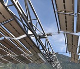 Das weltweit erste Solarfaltdach über einer Kläranlage steht in Chur. Das weltweit erste Solarfaltdach über einer Kläranlage steht in Chur.