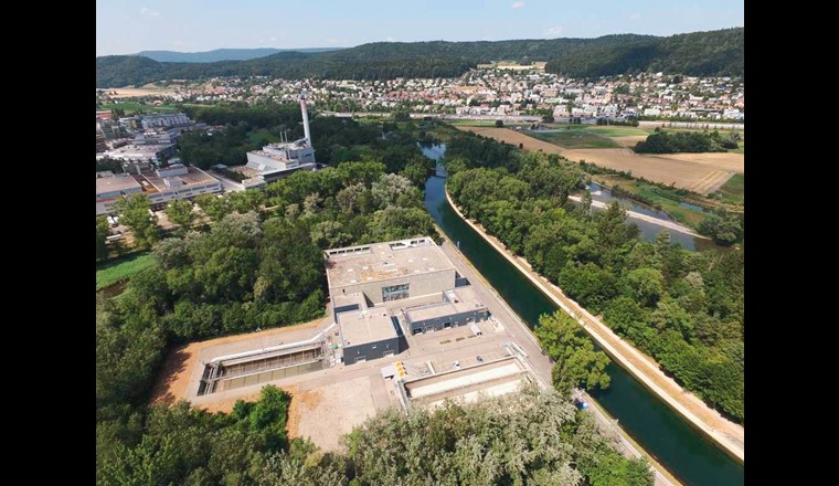 Limeco, actionnaire de Swisspower, prévoit en
coopération avec huit autres services industriels Swisspower une centrale hybride pour l’avenir énergétique de la Suisse. Sur le site de la station d’épuration des eaux usées de Dietikon (canton de Zurich), cette centrale utilisera l’électricité en
provenance de l’usine de valorisation thermique des déchets afin de transformer la totalité du gaz d’épuration en biométhane.