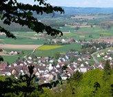 Ramsen im Kanton Schaffhausen: Die Ausscheidung des Zuströmbereichs wurde aufgrund des Befundes von Bentazon im Trinkwasser durchgeführt. (Foto: Gemeinde Ramsen)