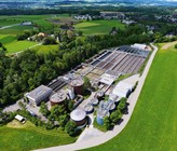Mit über 150'000 angeschlossenen Einwohnern gehört die Kläranlage Schönau in Cham, Kanton Zug, zu den grösseren Abwasserreinigungsanlagen der Schweiz. Mit über 150'000 angeschlossenen Einwohnern gehört die Kläranlage Schönau in Cham, Kanton Zug, zu den grösseren Abwasserreinigungsanlagen der Schweiz.