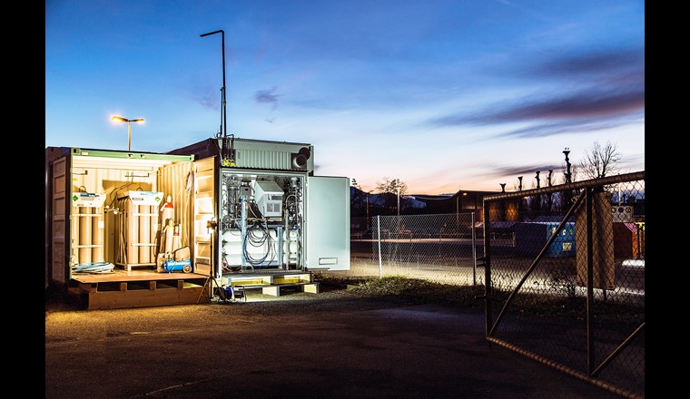 ... les gaz renouvelables comme le biogaz, l’hydrogène et les gaz synthétiques (power-to-gas) - ici l'installation power-to-methane de l'Haute école technique de Rapperswil HSR (Photo: HSR) - 
 ...