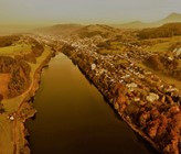 Ebikon liegt im Rontal und ist eine Vorortsgemeinde der Stadt Luzern. Zum Gemeindegebiet gehört neben dem oberen Rontal auch der grösste Teil des – unter Ruderfreunden bekannten – Rotsees und der Ortsteil Rathausen, der an der Reuss liegt. (Foto: Gemeinde Ebikon) Ebikon liegt im Rontal und ist eine Vorortsgemeinde der Stadt Luzern. Zum Gemeindegebiet gehört neben dem oberen Rontal auch der grösste Teil des – unter Ruderfreunden bekannten – Rotsees und der Ortsteil Rathausen, der an der Reuss liegt. (Foto: Gemeinde Ebikon)