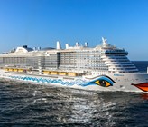 Das Kreuzfahrtschiff AIDAnova ist mit modernster Technik für umweltschonendes Reisen ausgestattet. Indem es mit Flüssigerdgas (LNG) betrieben wird, können die Emissionen von Feinstaub und Schwefeloxiden markant gesenkt werden. (Bild: AIDA Cruises) Das Kreuzfahrtschiff AIDAnova ist mit modernster Technik für umweltschonendes Reisen ausgestattet. Indem es mit Flüssigerdgas (LNG) betrieben wird, können die Emissionen von Feinstaub und Schwefeloxiden markant gesenkt werden. (Bild: AIDA Cruises)