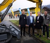 Thomas Zemp (Gemeinderat Horw), Stephan Marty (Vorsitzender der Geschäftsleitung bei ewl), Cyrill Wiget (Gemeindepräsident Kriens) und Patrik Rust (Mitglied der Geschäftsleitung bei ewl) beim Spatenstich (v.l.) Thomas Zemp (Gemeinderat Horw), Stephan Marty (Vorsitzender der Geschäftsleitung bei ewl), Cyrill Wiget (Gemeindepräsident Kriens) und Patrik Rust (Mitglied der Geschäftsleitung bei ewl) beim Spatenstich (v.l.)