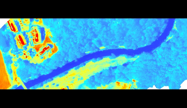 In hydromorphologisch komplexen Gewässern kann die Wassertemperatur zeitlich und räumlich stark variieren und ist daher mit herkömmlichen in-situ Methoden (z.B. Temperatursonden) schwierig flächendeckend zu quantifizieren. Messungen mit thermischem Infrarot (TIR; Wärmebilder) stellen hier eine effektive Alternative dar, um die Strahlungstemperatur des Oberflächenwassers zu bestimmen.