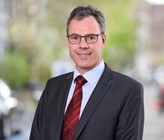 Diego Modolell, Leiter des Bereichs Gas und Fernwärme beim SVGW: «Wir möchten sehr gerne die Bedürfnisse aller Werke, ob gross oder klein, kennenlernen.» Diego Modolell, Leiter des Bereichs Gas und Fernwärme beim SVGW: «Wir möchten sehr gerne die Bedürfnisse aller Werke, ob gross oder klein, kennenlernen.»