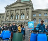 Fenaco und der Schweizer Bauernverband setzen im Kampf gegen die Trinkwasserinitiative und die Initiative gegen synthetische Pestizide Beiträge von mehreren Hunderttausend Franken ein.