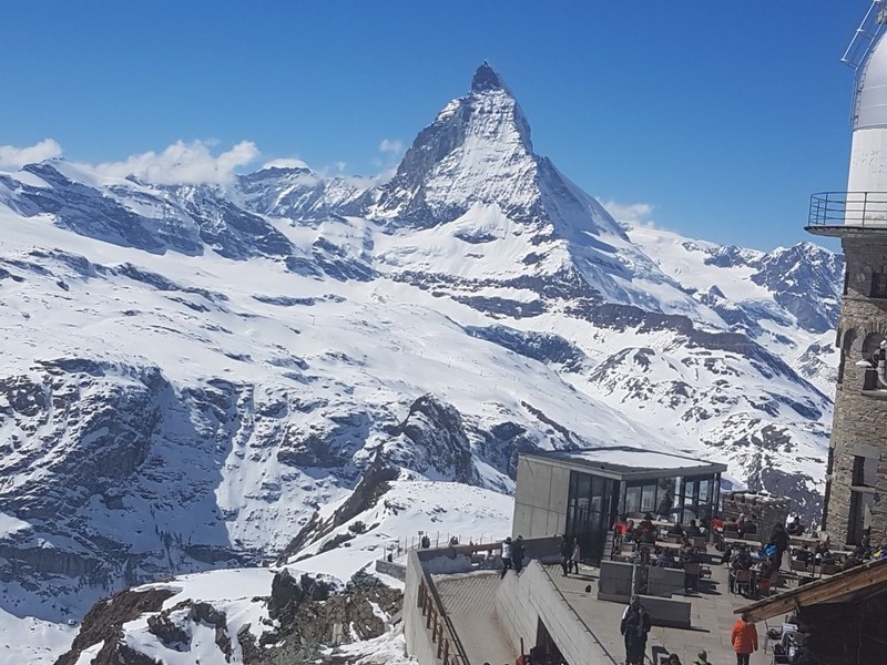 Im Gebiet Matterhorn Glacier Paradise sind es derzeit noch 250 Zentimeter Schnee.