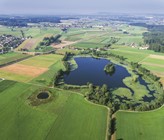 Trophischer Zustand zu 163 Schweizer Kleinseen. Im Bild: Inkwilersee (© M. Zeh) Trophischer Zustand zu 163 Schweizer Kleinseen. Im Bild: Inkwilersee (© M. Zeh)