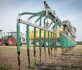 Mit dem Ausbringen von Mist und Jauche betreibt die Landwirtschaft seit je ein gewisses Phosphorrecycling. Doch oft liegen Zonen mit intensiver Tierhaltung und Ackerland weit auseinander, was lange Transporte zur Folge hat.
 (Foto: Wolfgang Ehrecke, pixabay) Mit dem Ausbringen von Mist und Jauche betreibt die Landwirtschaft seit je ein gewisses Phosphorrecycling. Doch oft liegen Zonen mit intensiver Tierhaltung und Ackerland weit auseinander, was lange Transporte zur Folge hat.
 (Foto: Wolfgang Ehrecke, pixabay)