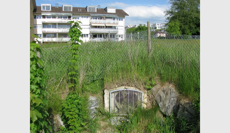Fig. 3 Lorsque la capacité d’adsorption des systèmes d’infiltration souterrains à Oberfeld est atteinte en cas de précipitations prolongées les eaux pluviales filtrées se déversent par ce trop-plein.