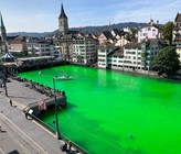Die grüne Limmat in Zürich am 10. September.  (Foto: Stadtpolizei Zürich)