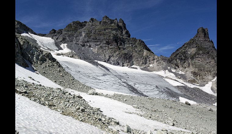 Wegen der starken Schnee- und Gletscherschmelze führten die Flüsse in den Alpen deutlich mehr Wasser als üblich. (Foto: Suisseduc.ch)