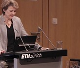 Bundesrätin Simonetta Sommaruga am diesjährigen «Infrastrukturtag» in Zürich. (Foto: Youtube) Bundesrätin Simonetta Sommaruga am diesjährigen «Infrastrukturtag» in Zürich. (Foto: Youtube)