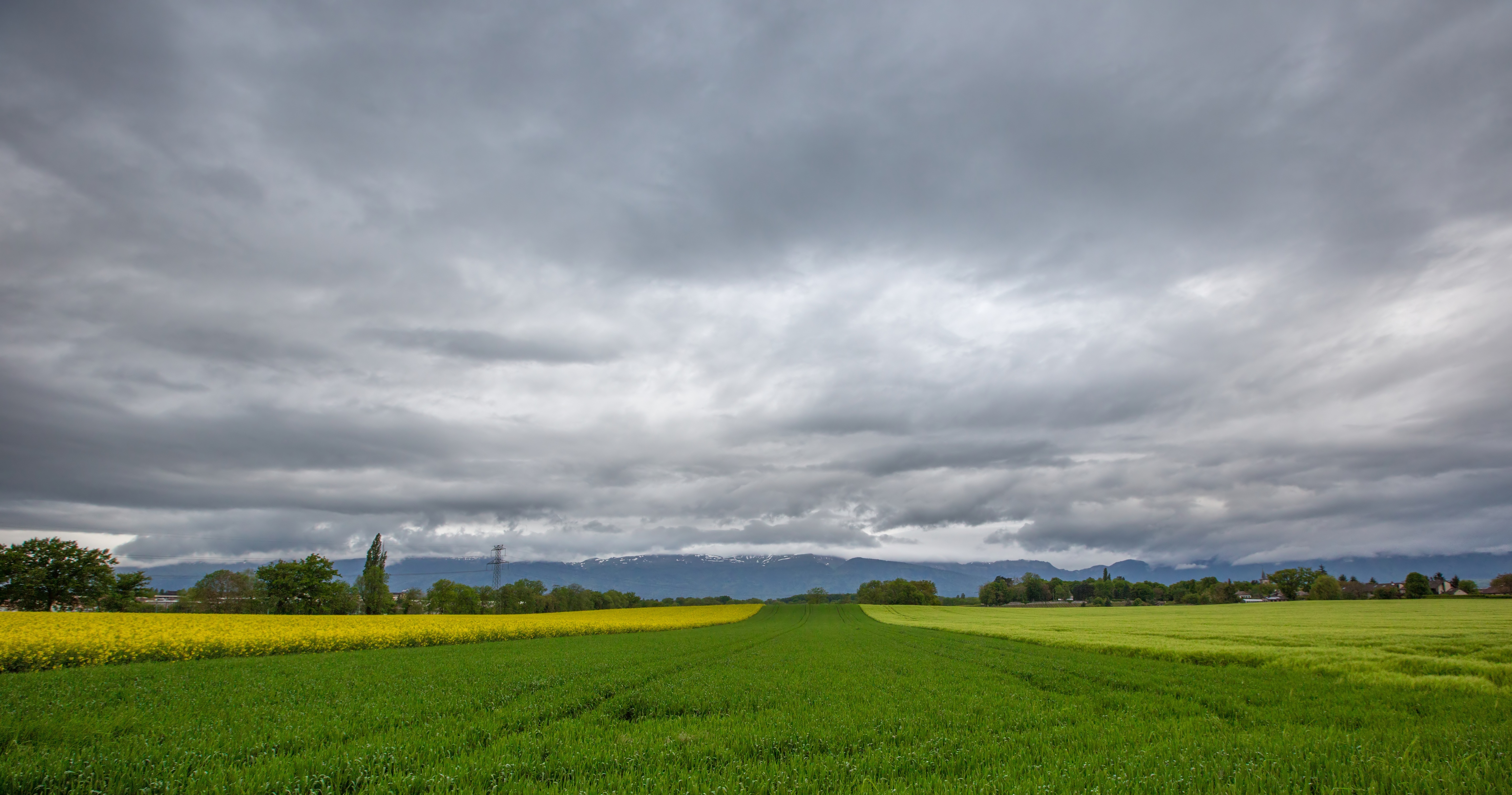 Bei Überlegungen zur Langzeitdynamik von PSM und deren Metaboliten ist es wichtig, das Gesamtsystem zu betrachten – vom landwirtschaftlich genutzten Oberboden bis zum Pumpwerk. (Bild: ©123RF.com)