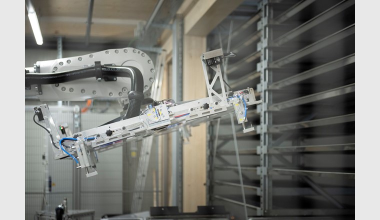 Die Produktion in der Werkhalle von dhp technology läuft mit Hilfe von Robotern praktisch vollautomatisch. Foto: dhp