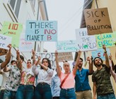 Auch in der Schweiz: Über die Hälfte der Bevölkerung schätzt den Einsatz von Pestiziden und den Klimawandel als sehr gefährlich für Mensch und Umwelt ein. (Foto: 123rfr.com/ Fabio Formaggio) Auch in der Schweiz: Über die Hälfte der Bevölkerung schätzt den Einsatz von Pestiziden und den Klimawandel als sehr gefährlich für Mensch und Umwelt ein. (Foto: 123rfr.com/ Fabio Formaggio)