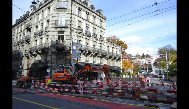 La plupart des incidents sont dus à des excavatrices. La formation «Construction de conduites de service» doit y remédier. (Photo: SSIGE)