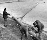 Installation einer Seewasserleitung in den 60er-Jahren. Installation einer Seewasserleitung in den 60er-Jahren.