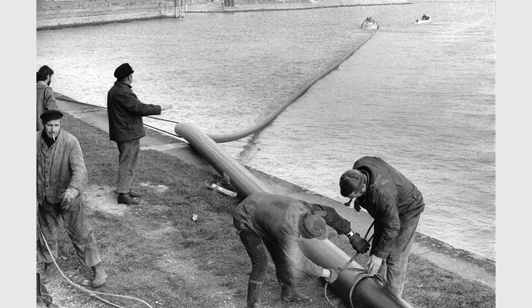 Installation einer Seewasserleitung in den 60er-Jahren.