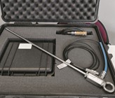 Messgeräte für eine Druckprüfung im rücksendefähigen Koffer. Messgeräte für eine Druckprüfung im rücksendefähigen Koffer.