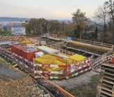 Betonieren der Kammerwände des Reseroirs Goben - die unterschiedliche Grösse der beiden Kammern kann erahnt werden. Betonieren der Kammerwände des Reseroirs Goben - die unterschiedliche Grösse der beiden Kammern kann erahnt werden.