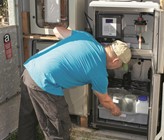 Target-Analyse von 570 organischen Spurenstoffen im Furtbach. Im Bild: Messstelle bei Würenlos. Target-Analyse von 570 organischen Spurenstoffen im Furtbach. Im Bild: Messstelle bei Würenlos.