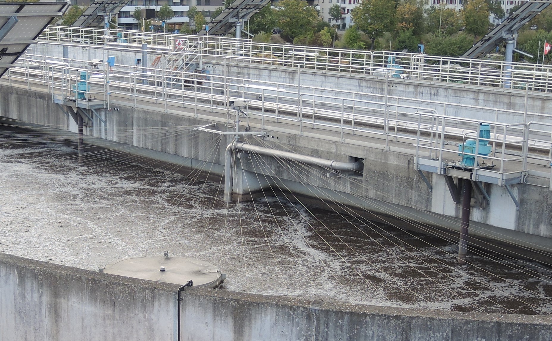 Verschmutztes Abwasser und unverschmutztes Fremdwasser werden in den Abwasserreinigungsanlagen (ARA)  noch zu oft vermischt - auch im Wallis. (Foto: SVGW)