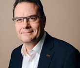 Jürg Möckli, Hettlingen
Geschäftsleiter und Mitinhaber von MÖKAH AG, Henggart Jürg Möckli, Hettlingen
Geschäftsleiter und Mitinhaber von MÖKAH AG, Henggart