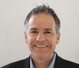 Rolf Meier, Vizedirektor und Bereichsleiter Wasser des SVGW, erläutert die Interessenvertretung der Verbandsmitglieder sowie die Entbindung von Roman Wiget von den Aufgaben im SVGW-Milizsystem. Rolf Meier, Vizedirektor und Bereichsleiter Wasser des SVGW, erläutert die Interessenvertretung der Verbandsmitglieder sowie die Entbindung von Roman Wiget von den Aufgaben im SVGW-Milizsystem.