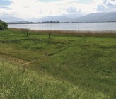 Dezentrale Lösung eines zentralen Problems:  Strassenabwasserbehandlung mit Filtersack. Im Bild: Strassenabwassereinleitung in den Zürichsee. Dezentrale Lösung eines zentralen Problems:  Strassenabwasserbehandlung mit Filtersack. Im Bild: Strassenabwassereinleitung in den Zürichsee.