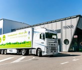 Schon heute haben Schweizer Logistikunternehmen, wie beispielsweise die KMT AG im Bild, begonnen, ihre Fahrzeugflotte zu erneuern und auf Biogas- oder LBG-Trucks zu setzen. (Quelle: Lidl Schweiz)