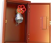 Gemäss W5 für Löschwasserversorgung sind Innenhydranten als reine Löschwasserinstallationen zu planen und zu betreiben. Foto: Schutzkasten für Feuerhahn (© Minimax AG) Gemäss W5 für Löschwasserversorgung sind Innenhydranten als reine Löschwasserinstallationen zu planen und zu betreiben. Foto: Schutzkasten für Feuerhahn (© Minimax AG)