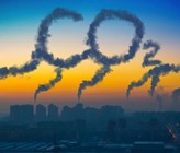 Für eine nachhaltige Reduktion der CO2-Emissionen braucht es den gezielten Umbau des auf fossilen Energien beruhenden Wirtschaftssystems. Foto: Aleksandr Papichev/123rf.com