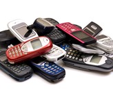 Nach fast 30 Jahren hat die alte Mobilfunktechnologie ausgedient. Für viele sind damit Erinnerungen an die robusten Mobiltelefone geknüpft. (© A. Bakaleev/123RF.com)