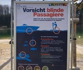 Die Plakate stehen an diversen Einwasserungsstellen wie hier am Türlersee. (Bild: Hausen a. Albis, Patrick Wyss) Die Plakate stehen an diversen Einwasserungsstellen wie hier am Türlersee. (Bild: Hausen a. Albis, Patrick Wyss)