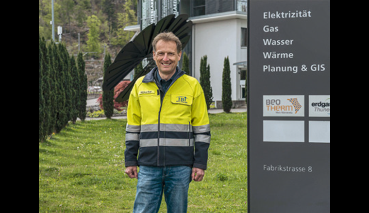 Markus Graf, Leiter Projekt- und Asset Management Technik, Industrielle Betriebe Interlaken: «Mit der App tragen unsere Mitarbeitenden gewissermassen alle Infos immer in der Hosentasche mit.»