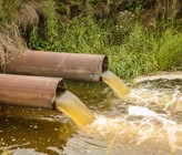 Im Projekt BIOMIMIC wurden Verfahren weiterentwickelt, mit denen sich kritische Metalle aus industriellen Abwässern zurückgewinnen lassen. (© A. Haiduchyk/123rf.com)